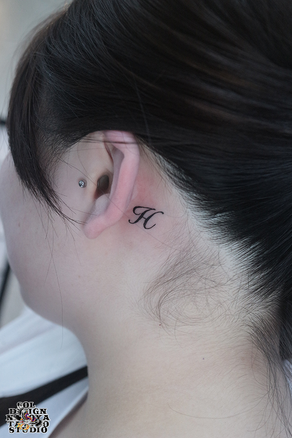 名古屋　タトゥー　女性